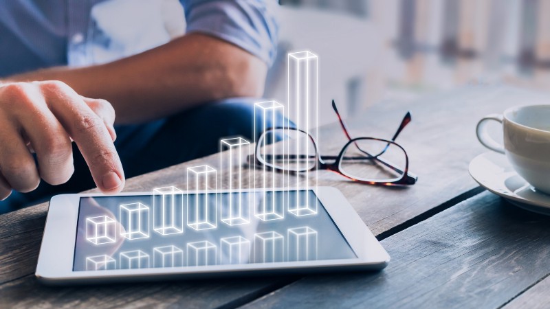 Why-Is-The-Insurance-Sector-Slow-When-It-Comes-To-Digital-Adoption?